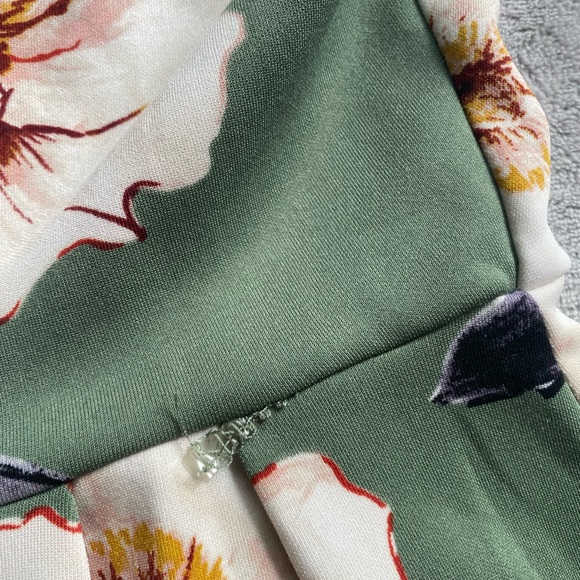 NWOT Sage Green Floral Dress - Picture 4 of 5